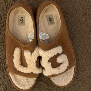 NEW Ugg Slippers size 10